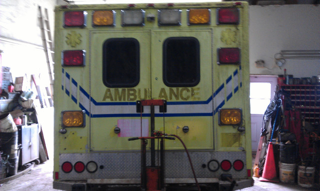 Boite d'ambulance dans Autre  à Ville de Montréal - Image 2