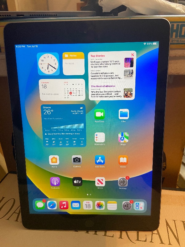 iPad 5 32gb no charger damaged headphone jack iPads & Tablets City