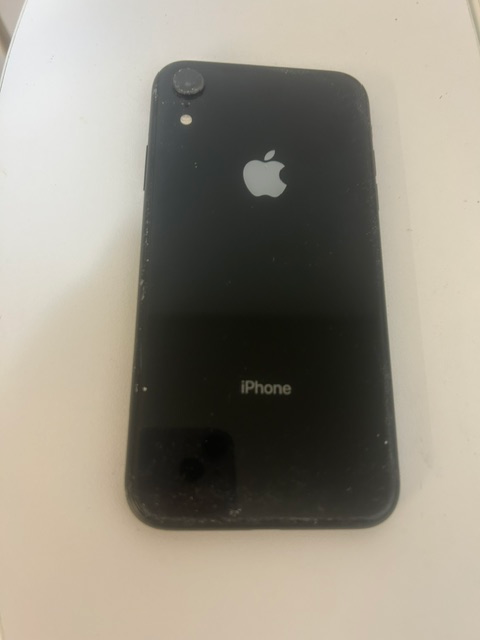 iPhone XR VG Condition in Cell Phones in Kitchener / Waterloo - Image 3