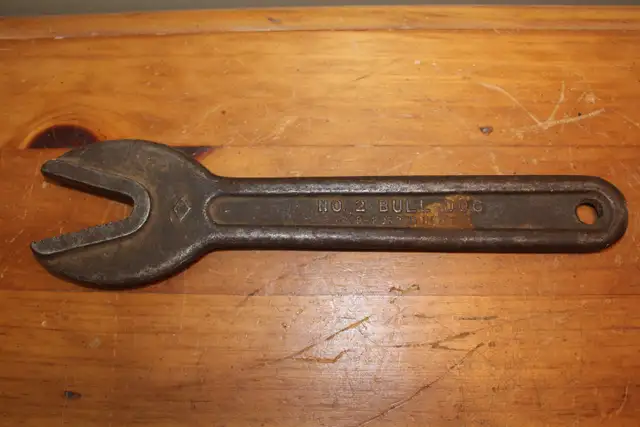 Old No. 2 Bull Dog Wrench - J. H. Williams & Co. in Arts & Collectibles in London - Image 4