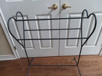 WROUGHT IRON QUILT STAND