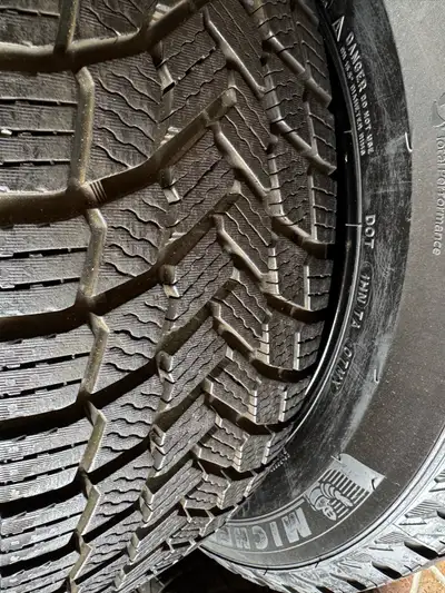 Michelin ice X winter tires 195/65/15 Minimal used on on my Toyota Corolla Bolt pattern: 5x100 Will...