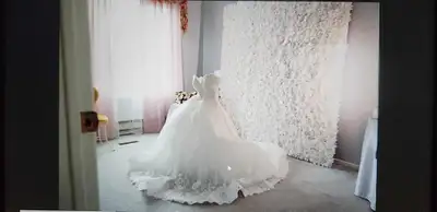 Beautiful, hand made flower wall used at a wedding, now ready to pass along for a new use. Can be us...