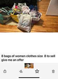 8 sacs de beaux vêtements femme taille 8 à vendre 