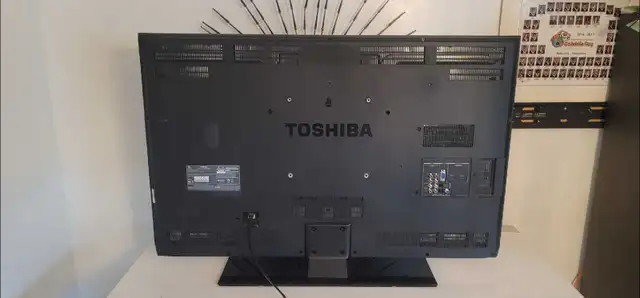 Toshiba tv in TVs in Ottawa - Image 3