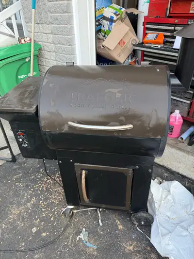 Traeger Elite Wood pellet grill, View more