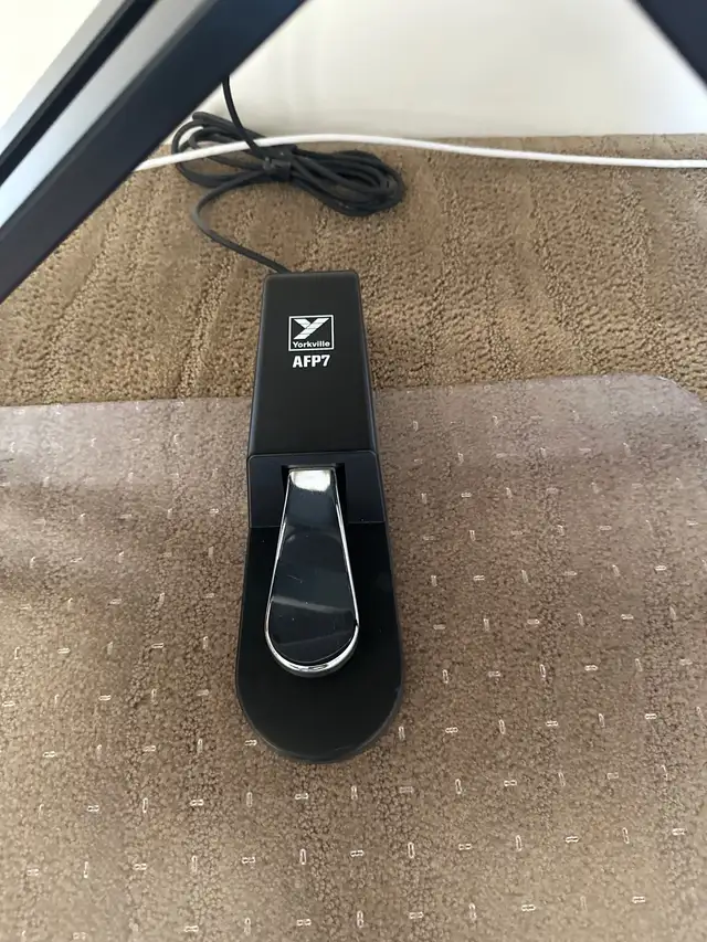 Yamaha PSR E453 bundle in Pianos & Keyboards in Calgary - Image 5