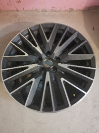 ONLY 1 wheel - - 2020 Audi Q3 sline mag wheel for saleSlight sc