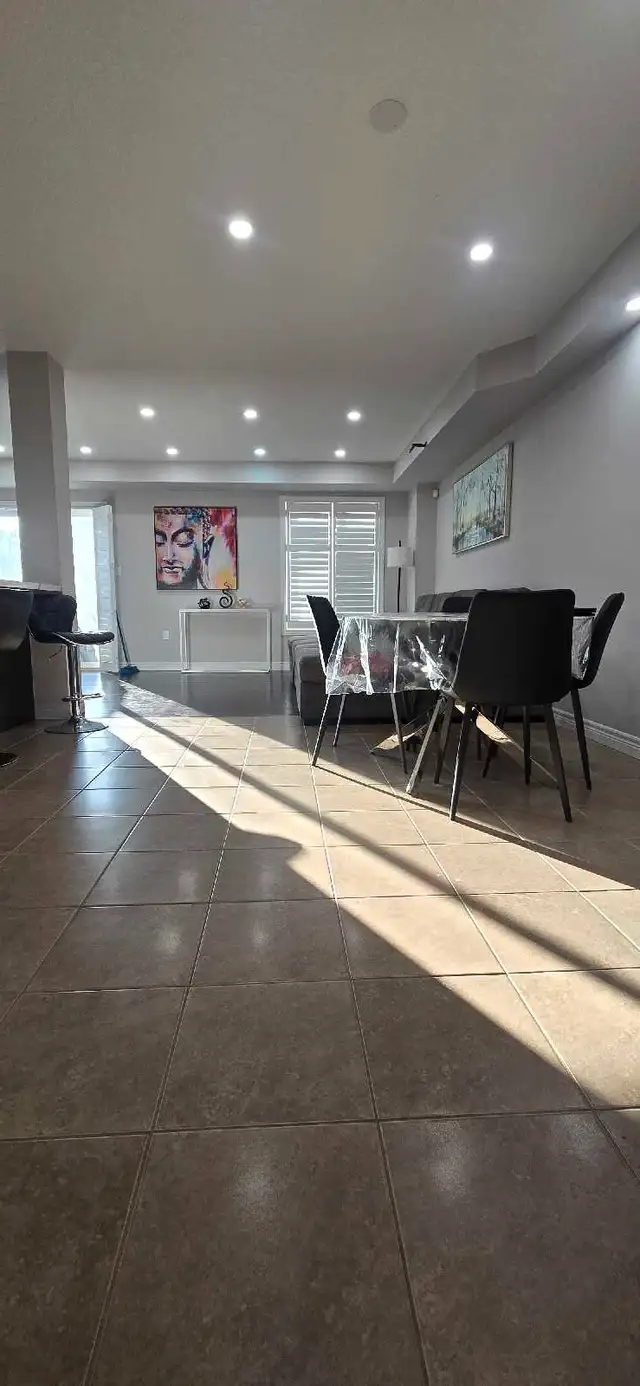 Upper level Private Furnished Room Rent Hamilton in Room Rentals & Roommates in Hamilton - Image 9