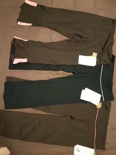 Brand new capri leggings, size small, View more