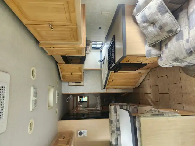 Tiffin Motorhome in RVs & Motorhomes in Nelson - Image 7