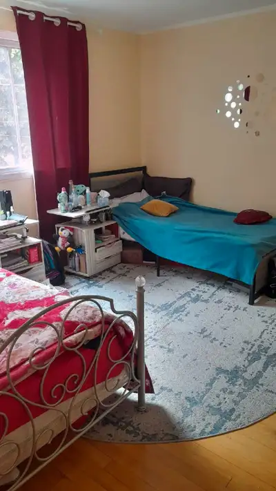 5 et demi à sous louer du 1er juillet 2025 au 30 septembre 2025, 1er étage, 3 chambres ,salon, cuisi...
