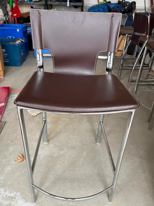 Brown Leather Bar Stools – $25 Each (6 Available, Project) in Chairs & Recliners in Oshawa / Durham Region - Image 2