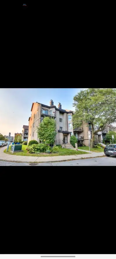 Grand 4 1/2 avec 2 grandes chambres , garage et stationn