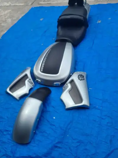 Vrod muscle body kits silver. Front fender. Side vent (both). Air box cover. Seats. Rear fender with...