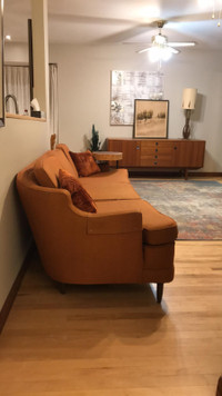 MCM vintage. Canapé 3 places en tweed orange. Orange tweed couch
