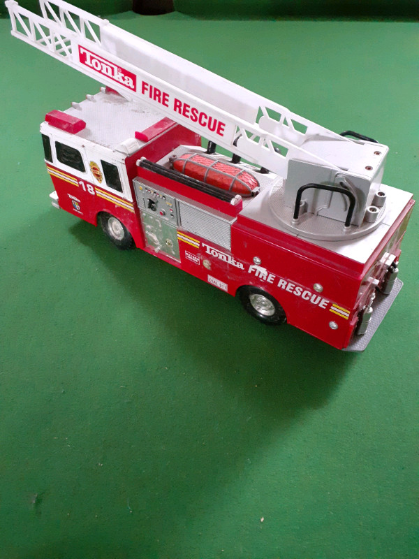 Tonka Motorized Fire Truck in Toys & Games in St. Albert - Image 2