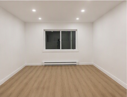 Stunning, completely renovated 3-bedroom (5½) upper duplex — photo 3
