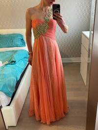 Gala / prom dress size 4