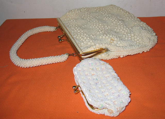 Ladies Evening Hand Purse Bag White With Change Purse--Lot007 in Women's - Bags & Wallets in Edmonton - Image 4