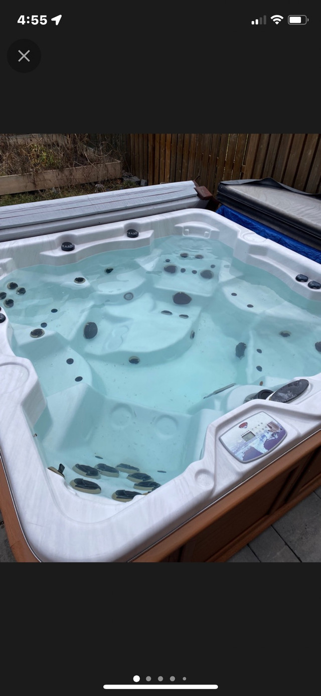Free Hot Tub Removal  in Free Stuff in Oshawa / Durham Region