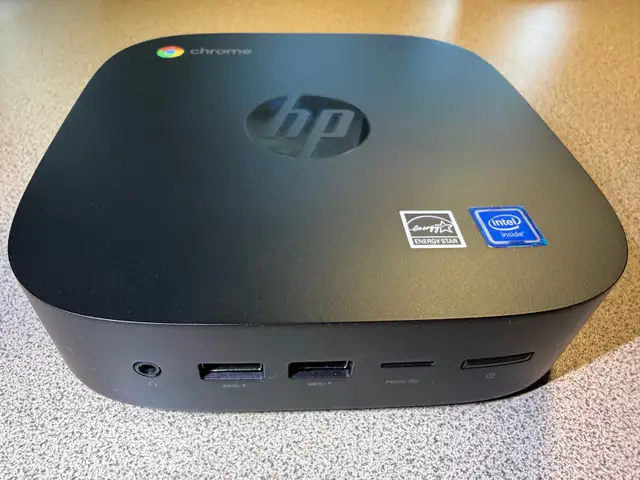 HP Chromebox G3 (Mini PC) in Desktop Computers in Ottawa - Image 2