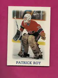 CARTE DE HOCKEY  1988-89 O-Pee-Chee Minis #33 Patrick Roy