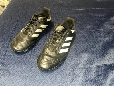 Souliers soccer, View more