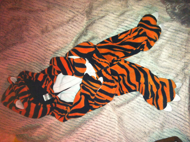 Tiger Costume Baby Babys Dress Cushioned Coat Cat Head Pant Set in Costumes in Markham / York Region