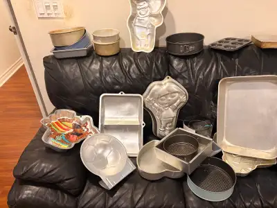 Offering a wide variety of used baking pans and molds. These kitchen essentials are perfect for any...