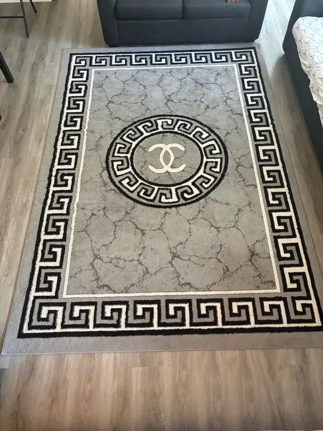 Living Room Carpet LIKE NEW 