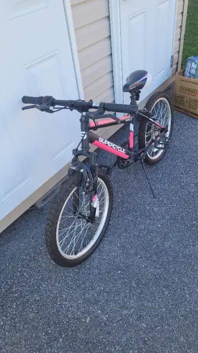 20-inch kid's bike / vélo enfant 20-pouces