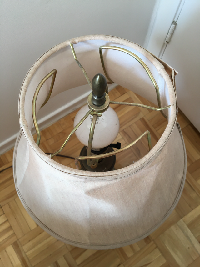 Lampe de table/ Table lamp in Indoor Lighting & Fans in Laval / North Shore - Image 3
