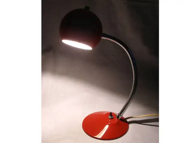 Vintage lampe de table Eyeball Space Age Table Lamp in Indoor Lighting & Fans in Laval / North Shore - Image 10