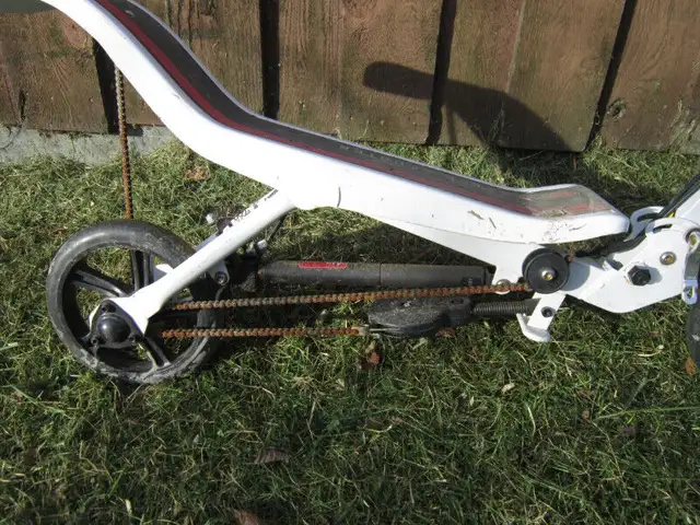 X580 Space Scooter in Kids in St. Albert - Image 4