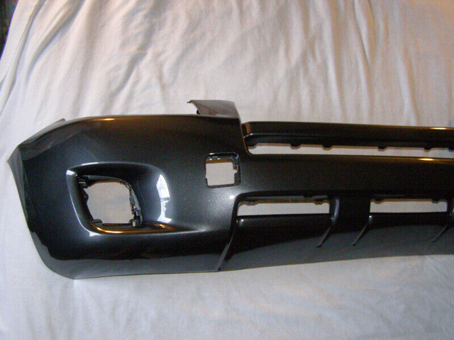 NEUF Pare-chocs GRIS Toyota RAV4 2009 - 2012 NEW Bumper Cover dans Pièces de carrosserie  à Longueuil/Rive Sud - Image 2