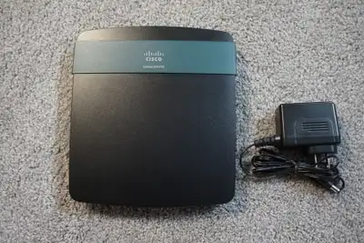 Linksys EA2700 N600 dual band router, View more