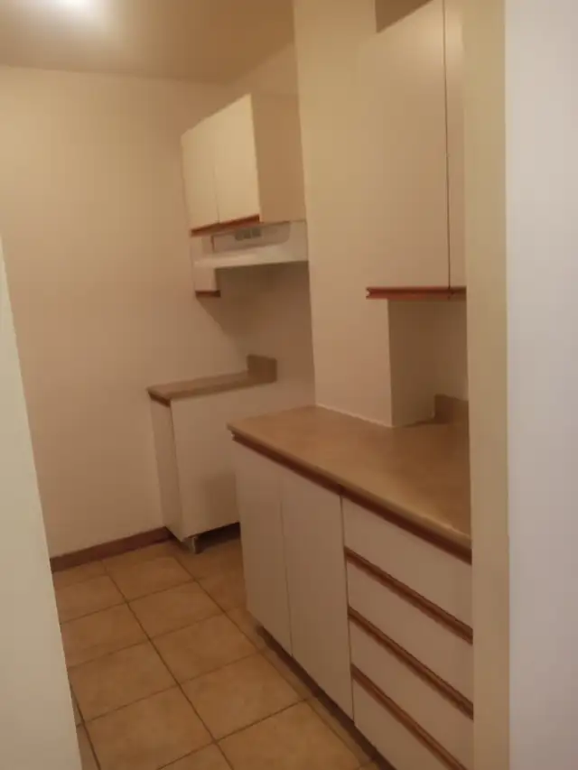 41/2 Lachine,renove,pres de hvy 20,Centre-Ville,chambres fermee.