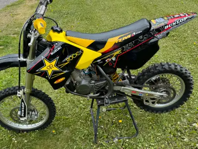 2006 RM 85 dirtbike. This bike is not only Top Notch but also comes with a brand new plastic Rocksta...