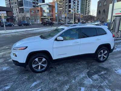 Price: $14900 (Price is negotiable) Features & Options: Heated steering wheel & heated front seats P...