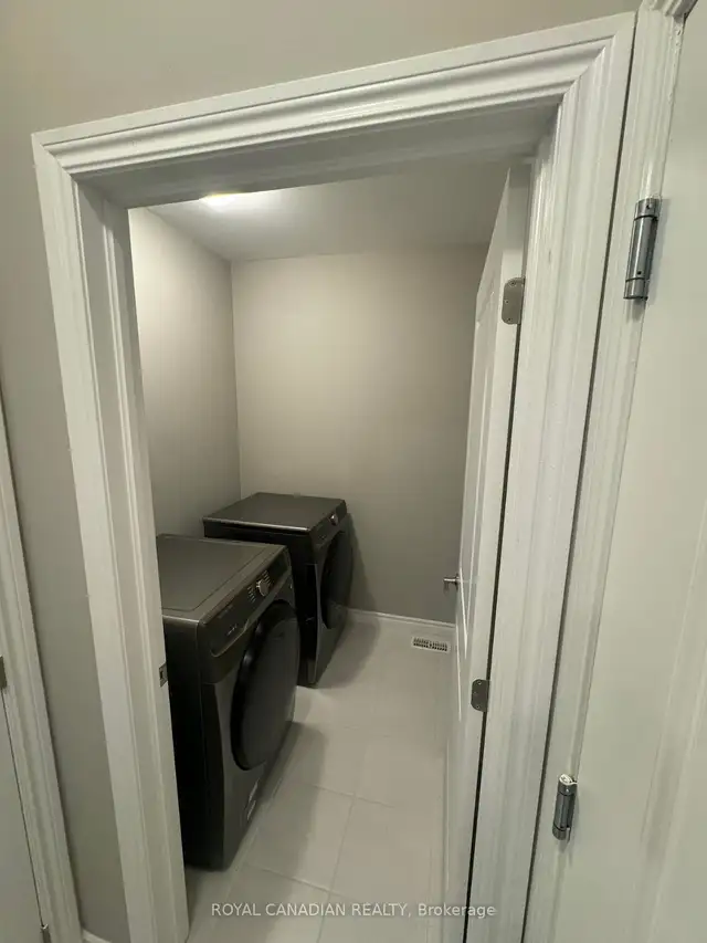 New Midland House for Rent in Long Term Rentals in Barrie - Image 11