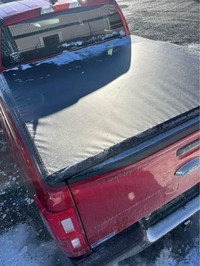 5 foot Ford Ranger soft trifold tonneau cover came off a 2020 wi