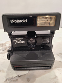 Polaroid 600 One Step Autofocus Instant Camera