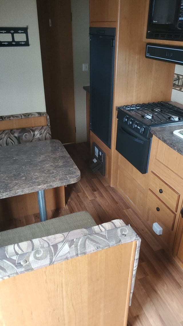 2011 Wildwood RV 27ft Travel Trailers & Campers Winnipeg Kijiji