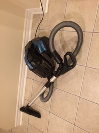 Vacuum 2 Speed In good condition great suction