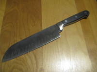 Couteau de cuisine SANTOKU.