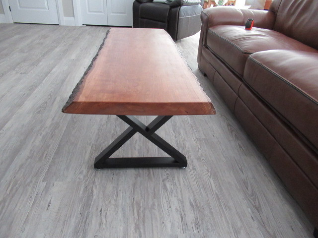 Beautiful Live Edge Coffee Table in Coffee Tables in Trenton - Image 3