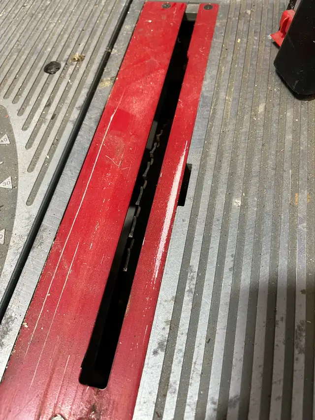 Ryobi Table Saw in Power Tools in Oshawa / Durham Region - Image 4