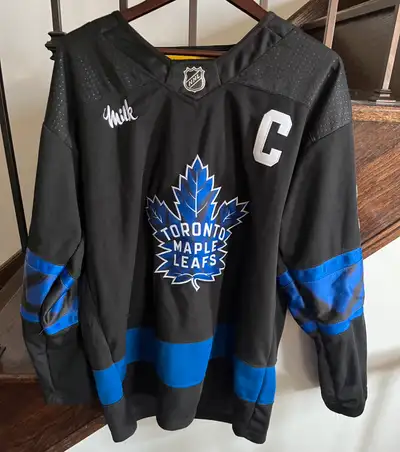 Auston Matthews Jersey #34-Size Large, View more