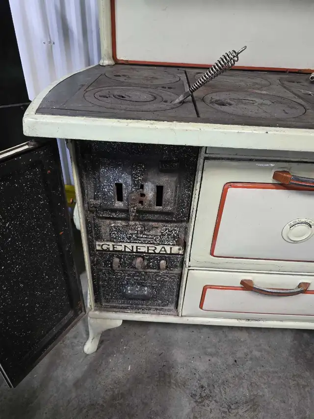 cuisinière Antique  in Stoves, Ovens & Ranges in Sherbrooke - Image 6